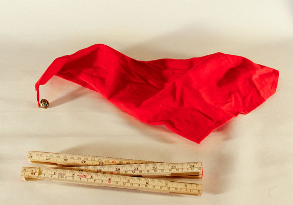 Fil:Rekvisita luva med pingla ko11-014.jpg