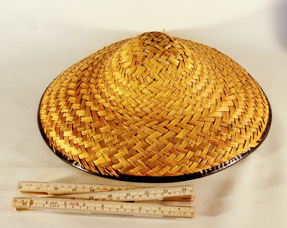 Fil:Rekvisita kineshatt ko11-001.jpg